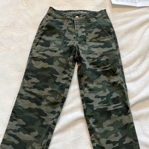 Universal Thread Camo Jeans